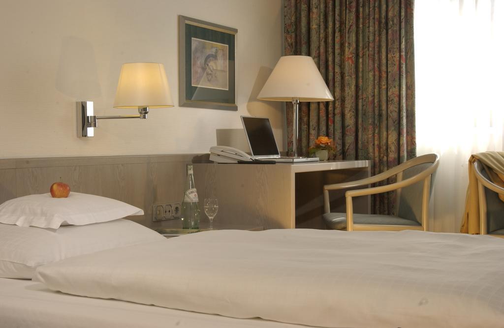 Hotel Spiegel Кельн Екстер'єр фото